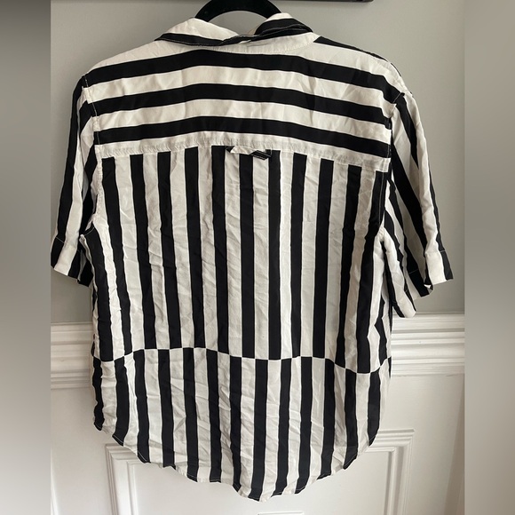 AYR button down top - Picture 3 of 4